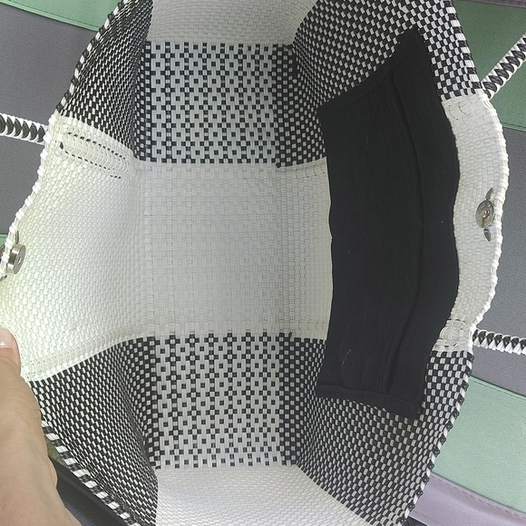 TRUSS Large Tote in Black And White Color Block - Picture 5 of 6